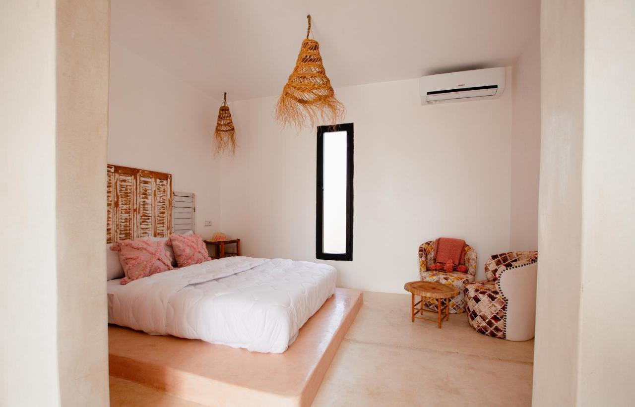 Aghmat Lodge Guest House Tamazouzte  Exterior foto